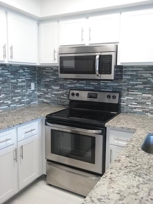 Building Photo - ONE BEDROOM ONE BATHROOM!  WATERFRONT COMM...