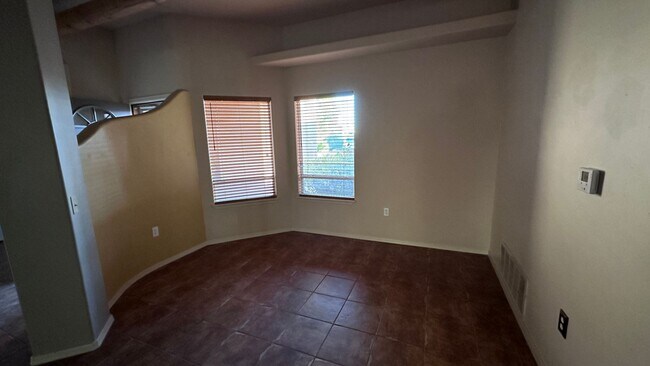 Foto del edificio - Beautiful 3 Bedroom 2 Bathroom with Low Ma...