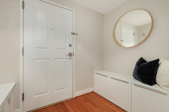 Foto del edificio - 777 7th St NW