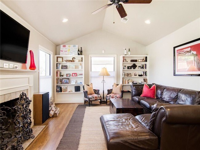 Building Photo - 6924 Oriole Dr