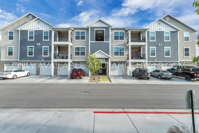 Foto del edificio - 97 W Silver Springs Dr