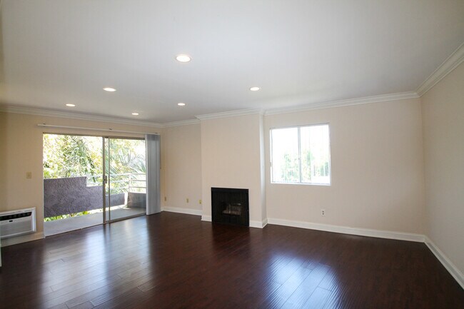 Foto del edificio - 15040 Moorpark St