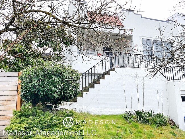 Building Photo - 2 br, 1 bath House - 416 16th Avenue South