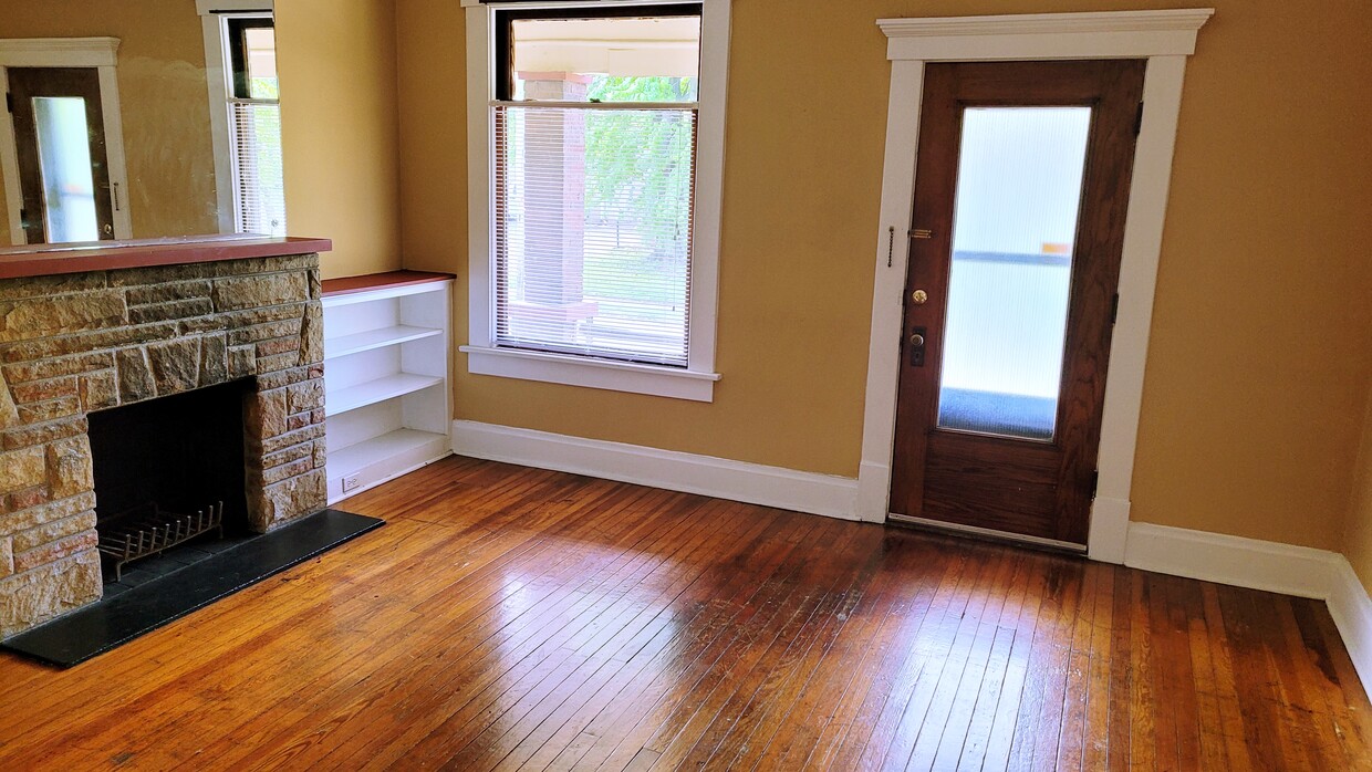 Front Living Room - 70 E Hudson St