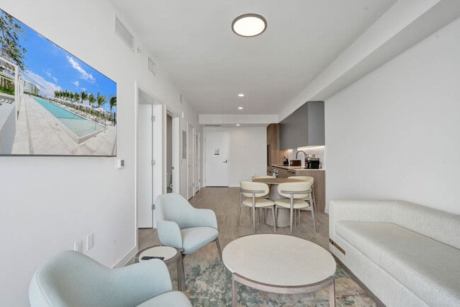 Building Photo - 580 72nd St