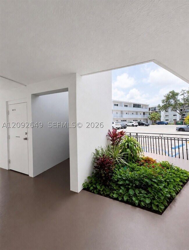 Foto del edificio - 5611 W 25th Ct