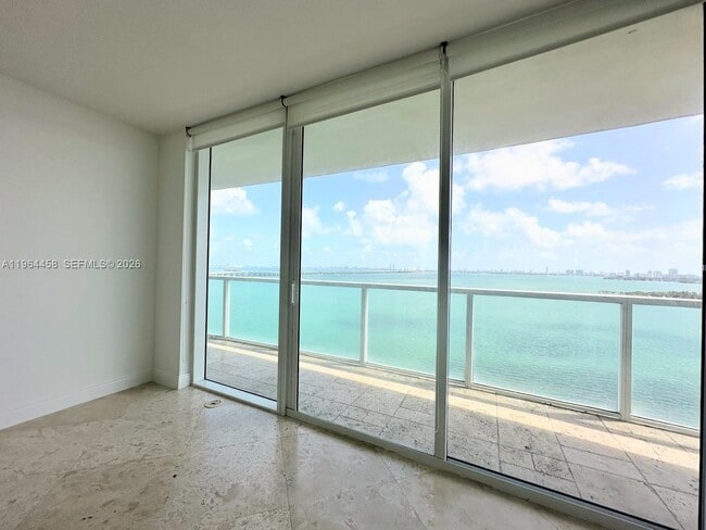 Building Photo - 665 NE 25th St