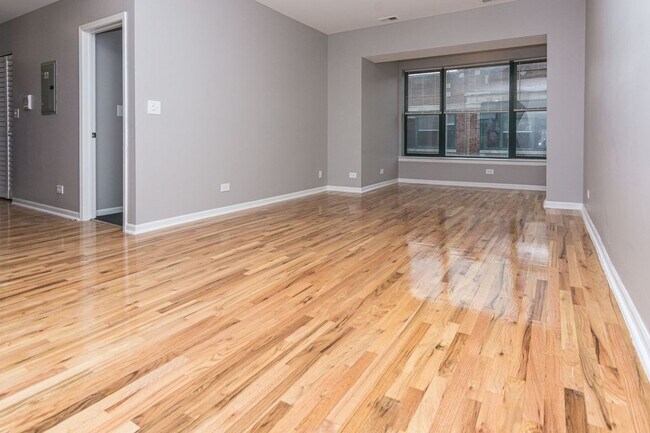 Foto del edificio - 6133 S Indiana Ave