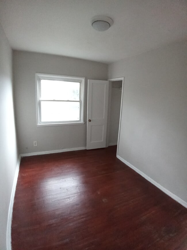 Building Photo - 3812 Saint Margaret St
