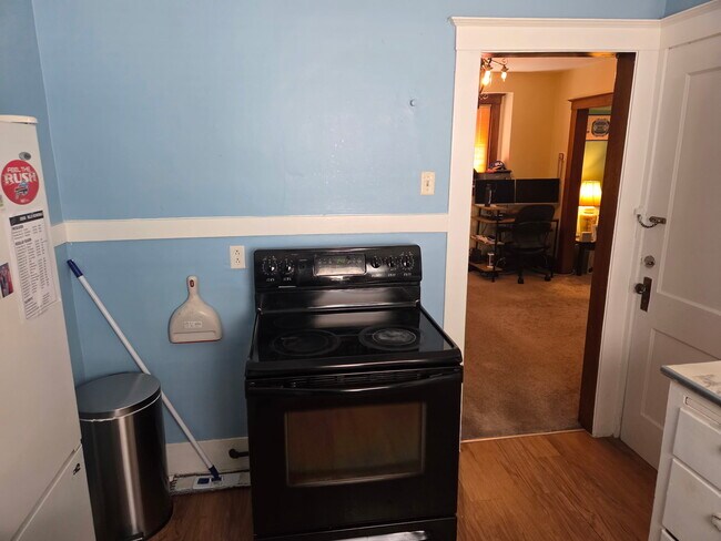 Foto del edificio - 303 Crestwood Ave