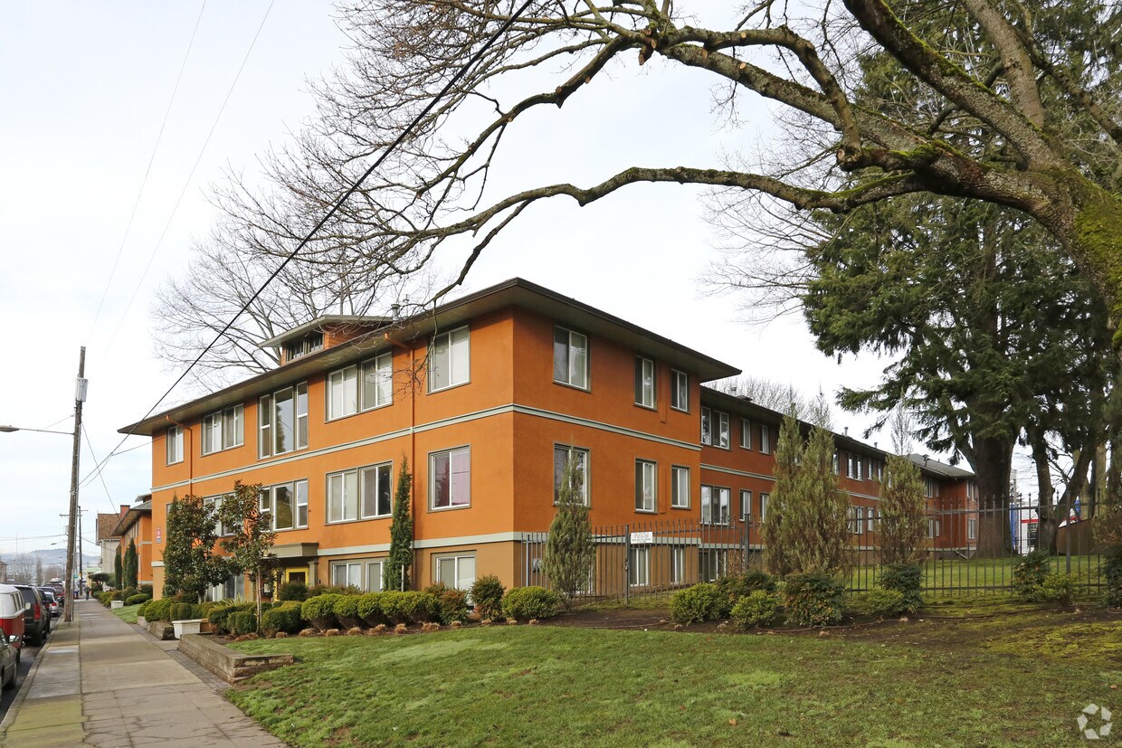 Primary Photo - Park Lawn Apartments