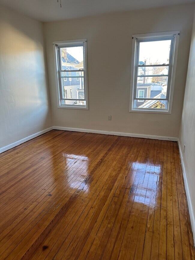 Foto del edificio - 18 Noll Pl