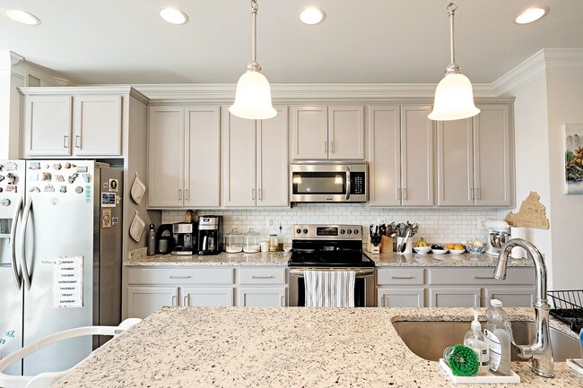 Building Photo - Pet-Friendly Townhome With Rooftop Terrace + Blue Ridge Mountain Views
