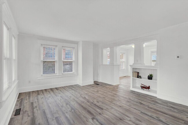 Foto del edificio - 1029 W Locust St