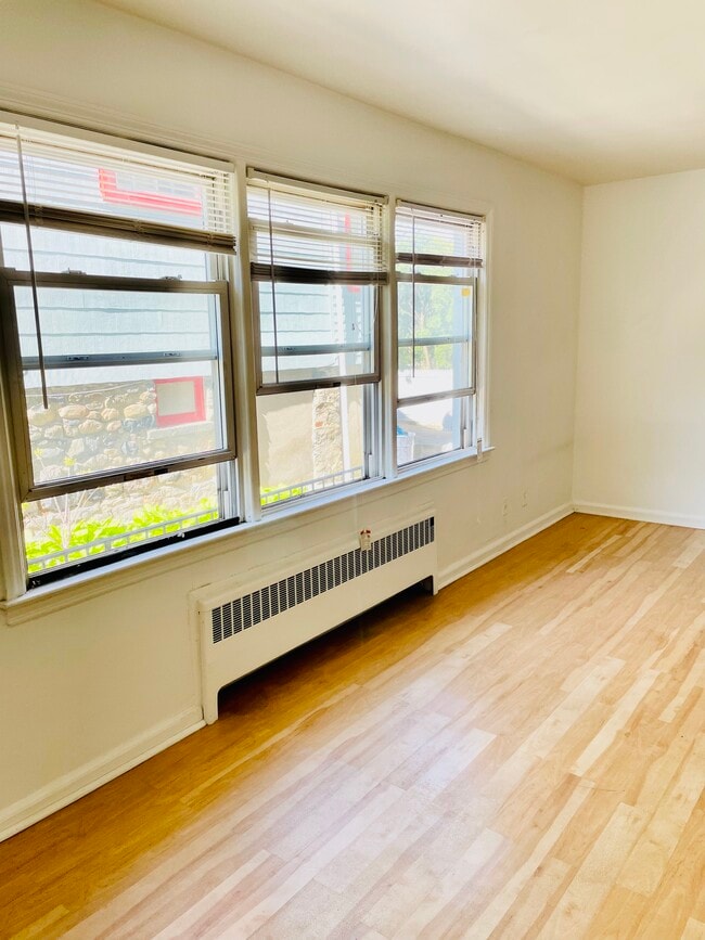 Foto del edificio - 294 West Post Road