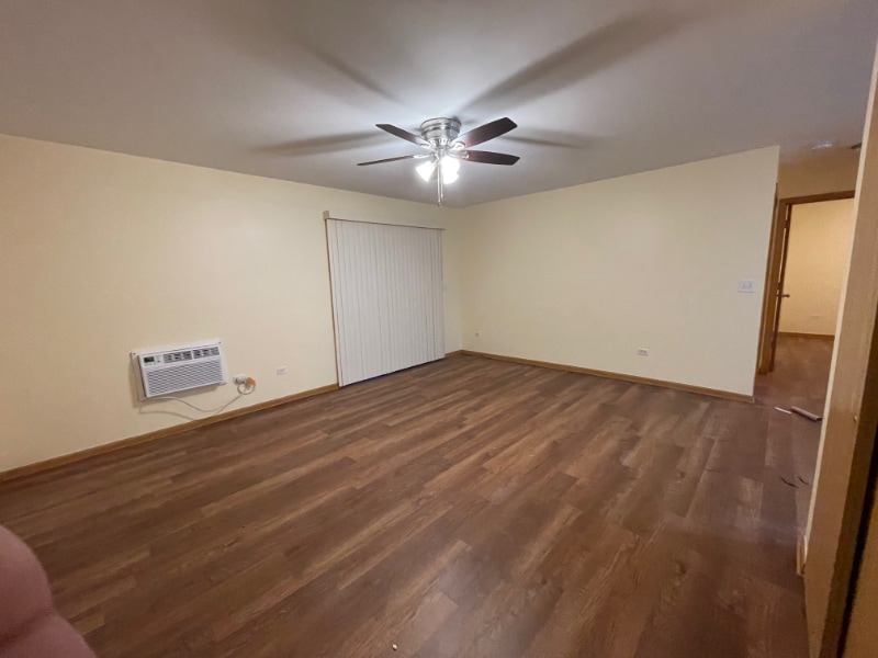 2909 Willow Ln Unit 9, Zion, IL 60099 Room for Rent in Zion, IL