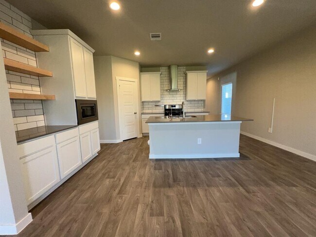 Building Photo - 2813 Sherlock Dr