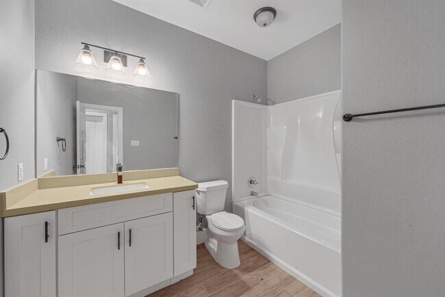 Foto del edificio - 4631 Briscoe St