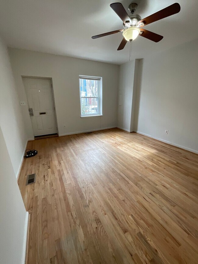 Foto del edificio - 211 Bates St NW