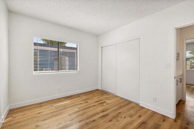 Foto del edificio - Valle at 9151 Kenwood