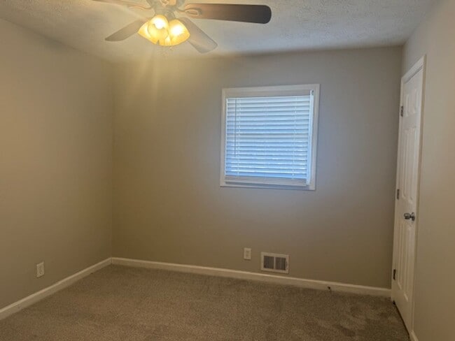 Building Photo - Beautifully Updated 5BR / 3.5 Bath Brick Ranch with Finished Basement!