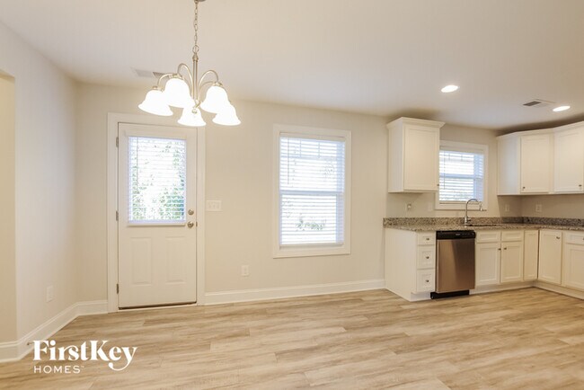 Building Photo - 6631 Rockwell Blvd