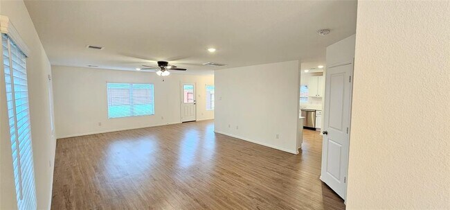 Building Photo - 26723 Paloma Blanca Dr