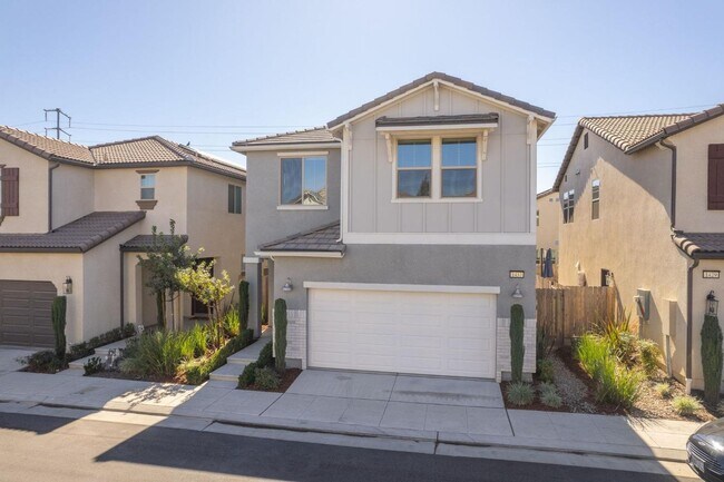 Foto del edificio - Stunning Granville Home in Copper River Canvas Gated Community!
