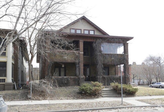 Foto del edificio - 2451 Aldrich Ave S