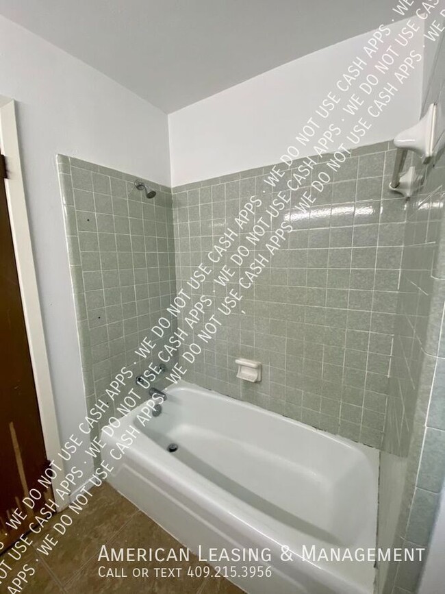 Foto del edificio - ** COMING SOON 12.15.24 ** 3-Bedroom, 2-Ba...