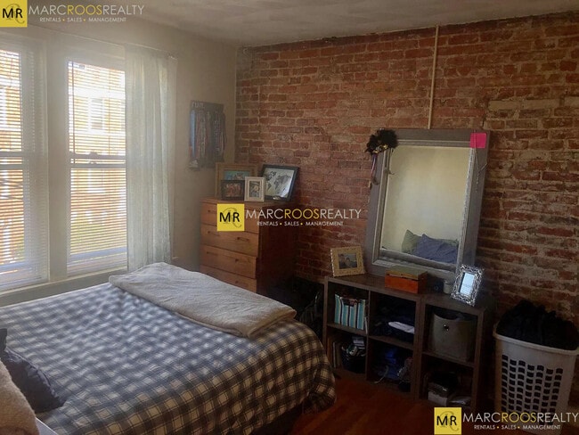 Building Photo - 14 Colborne Rd