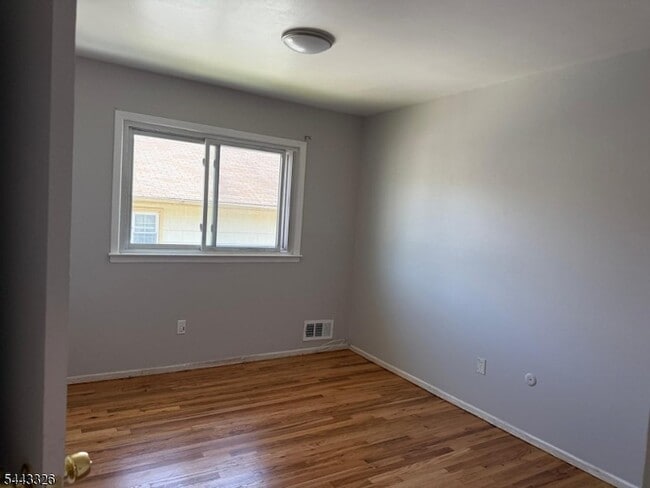 Building Photo - 17 Daka Ct