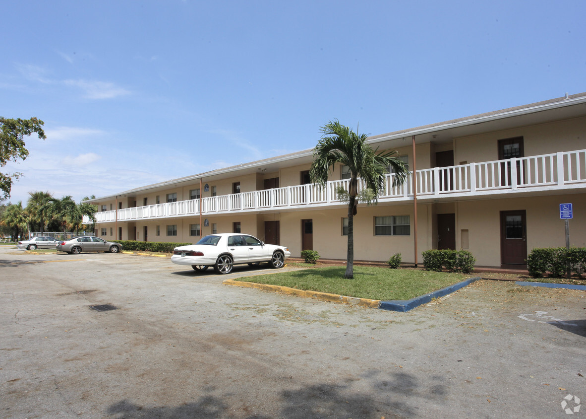 Foto del edificio - L.A. Lee Terrace Apartments