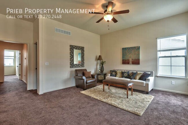 Building Photo - Prairie Haven Duplex - Available January 19th