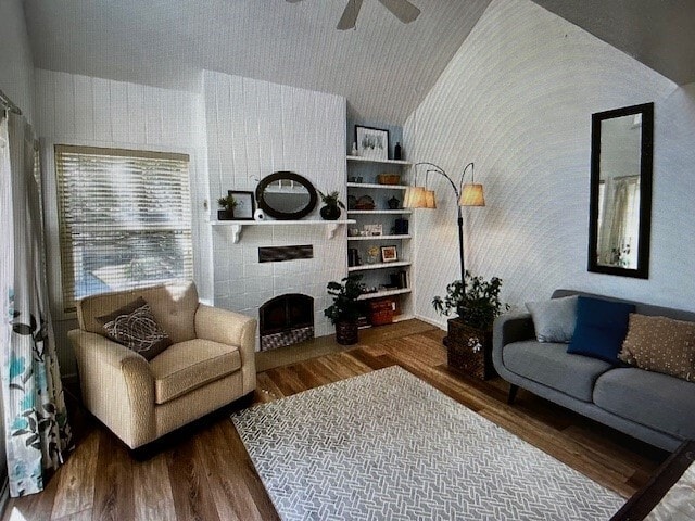 Living room - 1911 E Broadway St