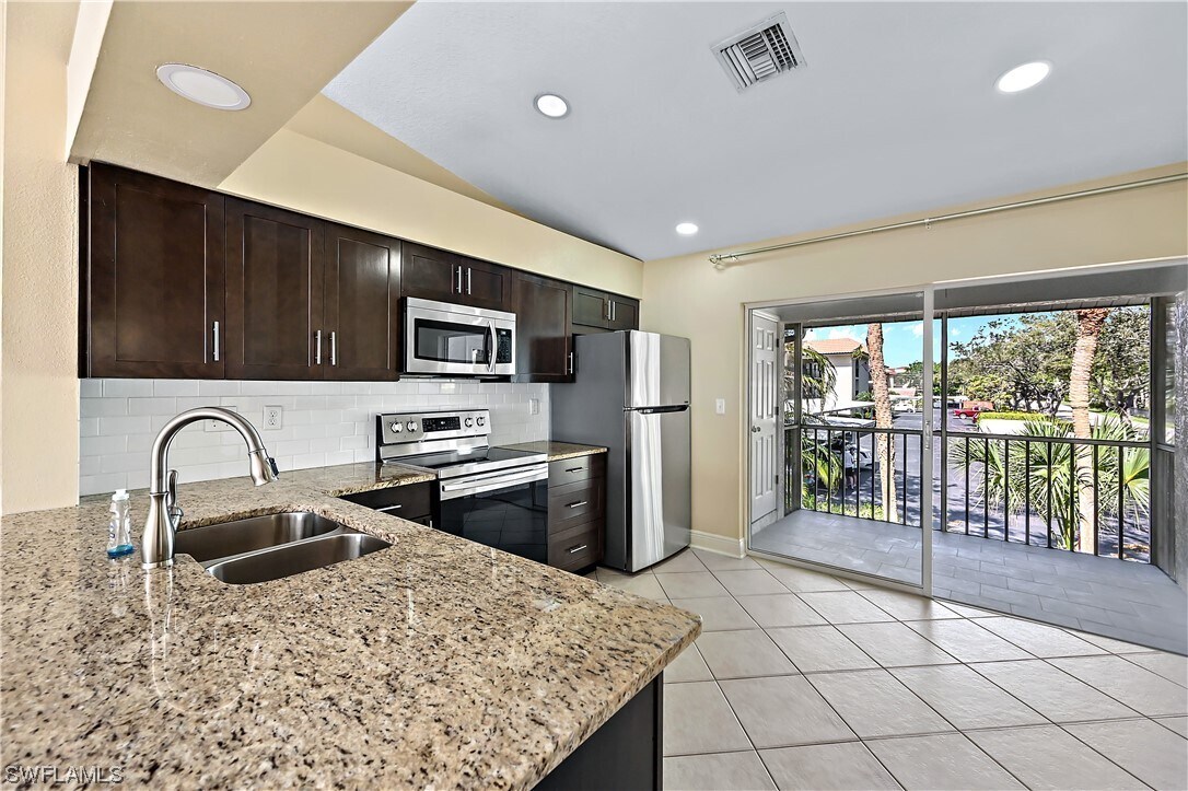Foto principal - 251 Quail Forest Blvd