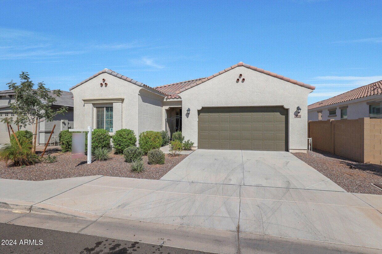 Primary Photo - 9226 W Meadowbrook Ave