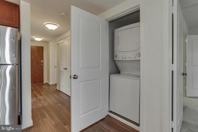 Foto del edificio - 905 N Jackson St