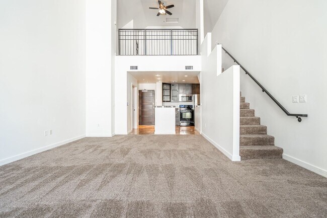 Building Photo - Downtown Condo