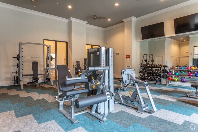 Gimnasio - Amaze at NoDa