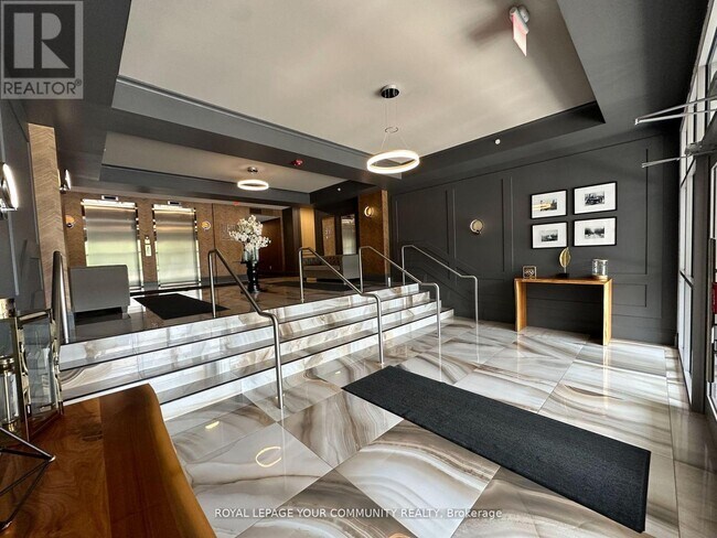 Photo du bâtiment - 8302-8302 Islington Ave