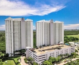 Building Photo - 15051 Royal Oaks Ln