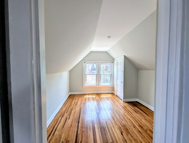 Foto del edificio - 6606 W George St