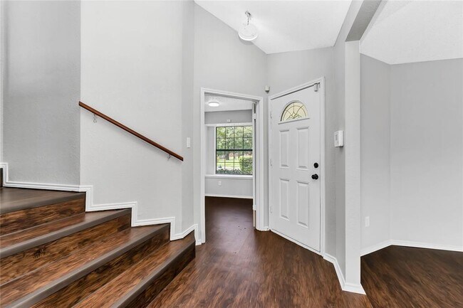 Foto del edificio - 10240 Hillhouse Ln
