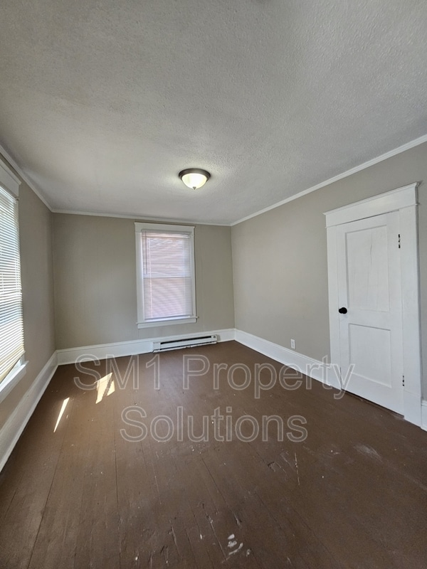 Building Photo - 702 Silver Ave