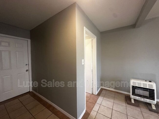 Building Photo - 1134 NW 49th St