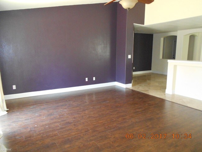 Building Photo - 11405 Pacific Shores Dr