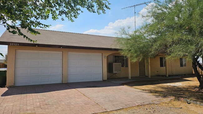 Building Photo - Comfortable Hacienda Living