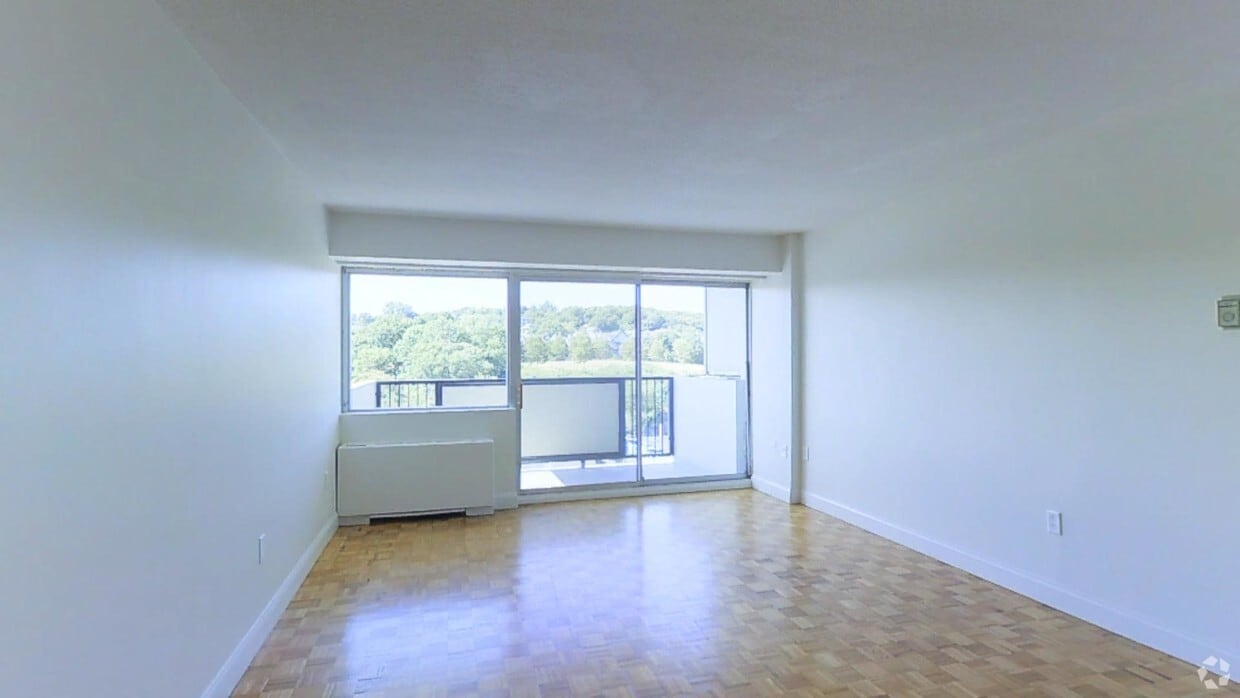 Photo - The Longwood Apartments