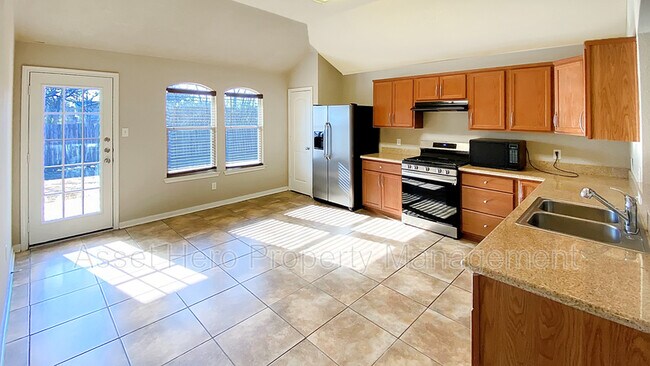 Foto del edificio - 2027 Mountain Wind Loop